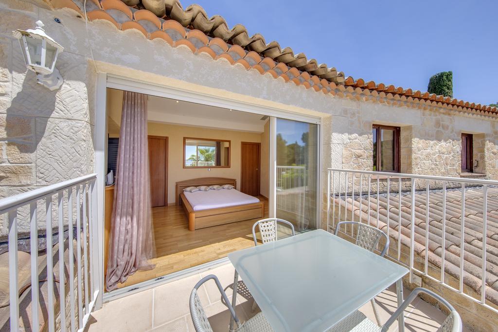 Domaine Du Mont Leuze Villefranche-sur-Mer Exterior foto
