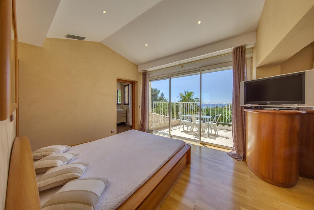Domaine Du Mont Leuze Villefranche-sur-Mer Exterior foto
