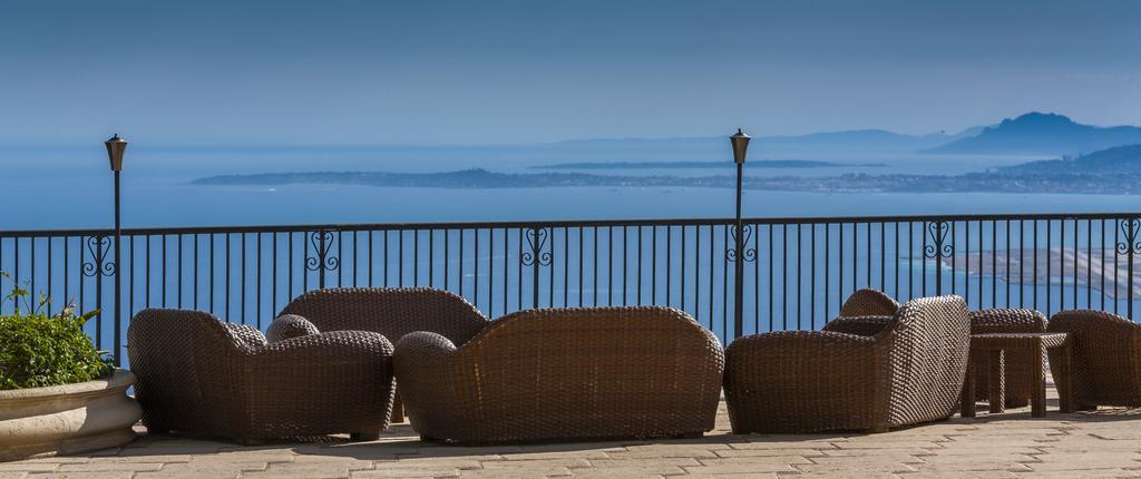 Domaine Du Mont Leuze Villefranche-sur-Mer Exterior foto
